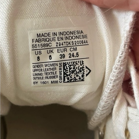 Brand new never worn there just a little dust since they’ve been in the closet - Picture 6 of 6